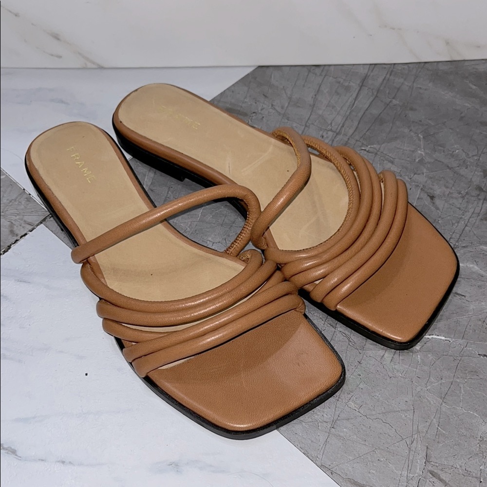Frame le capri strappy slide sandal sz 36. (N20)